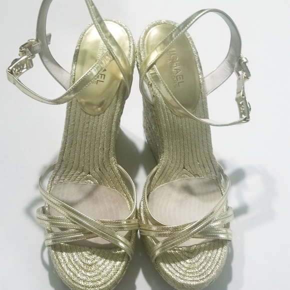 Michael Kors Gold Wedge size 10 - Picture 6 of 6